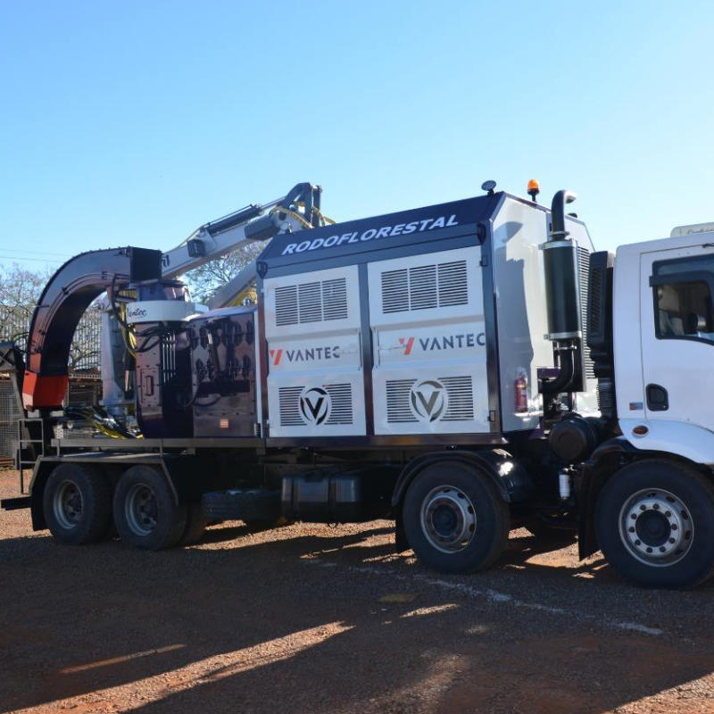 NEWSAW Vantec in field chipper