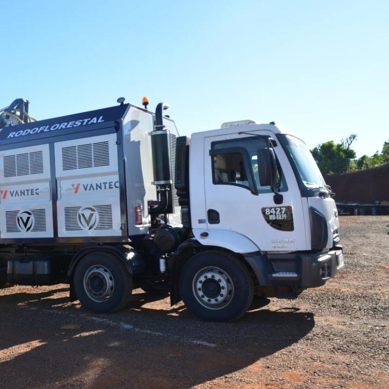 NewSaw - NEWSAW Vantec in field chipper
