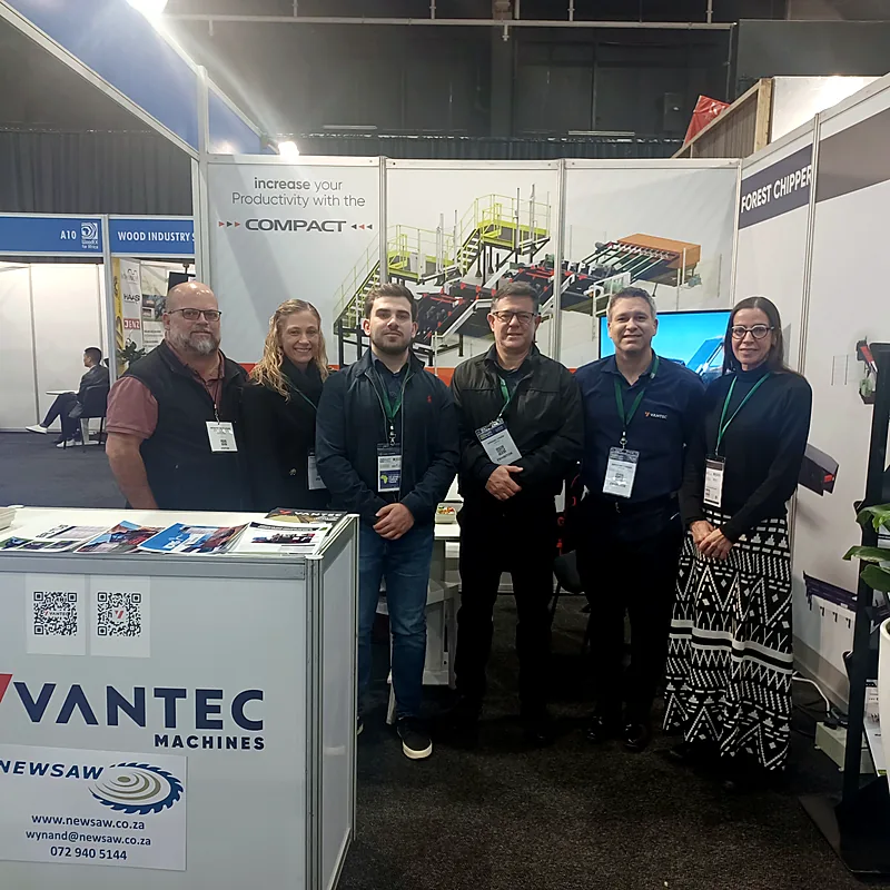NEWSAW and Vantec team members at their WoodEX 2026 exhibition stand